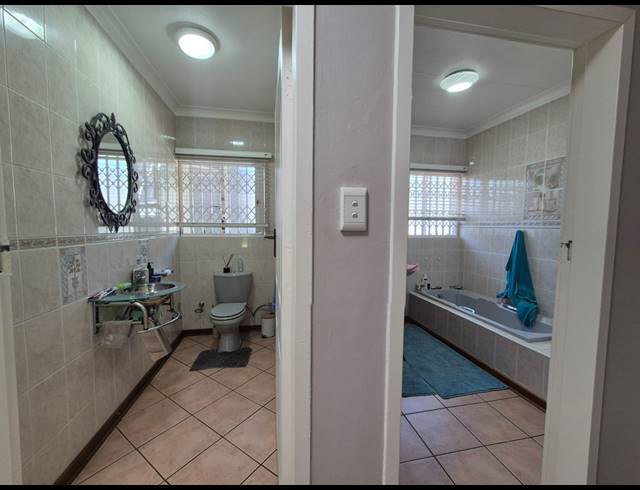 3 BEDROOM HOUSE FOR SALE IN VANDERBIJLPARK SW 5